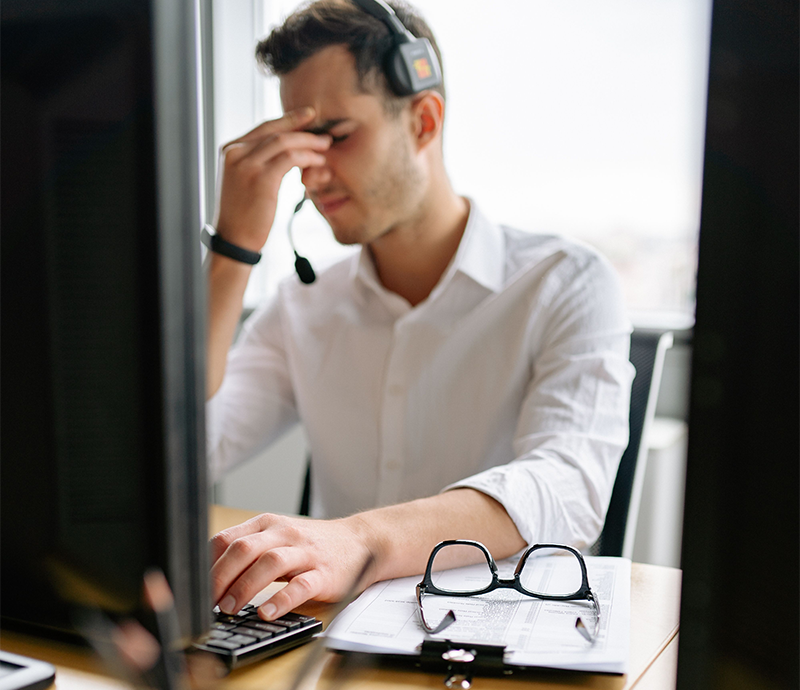 Estrés en la oficina: Cómo evitar el dolor de cabeza